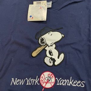 NY Yankees Peanuts T shirt